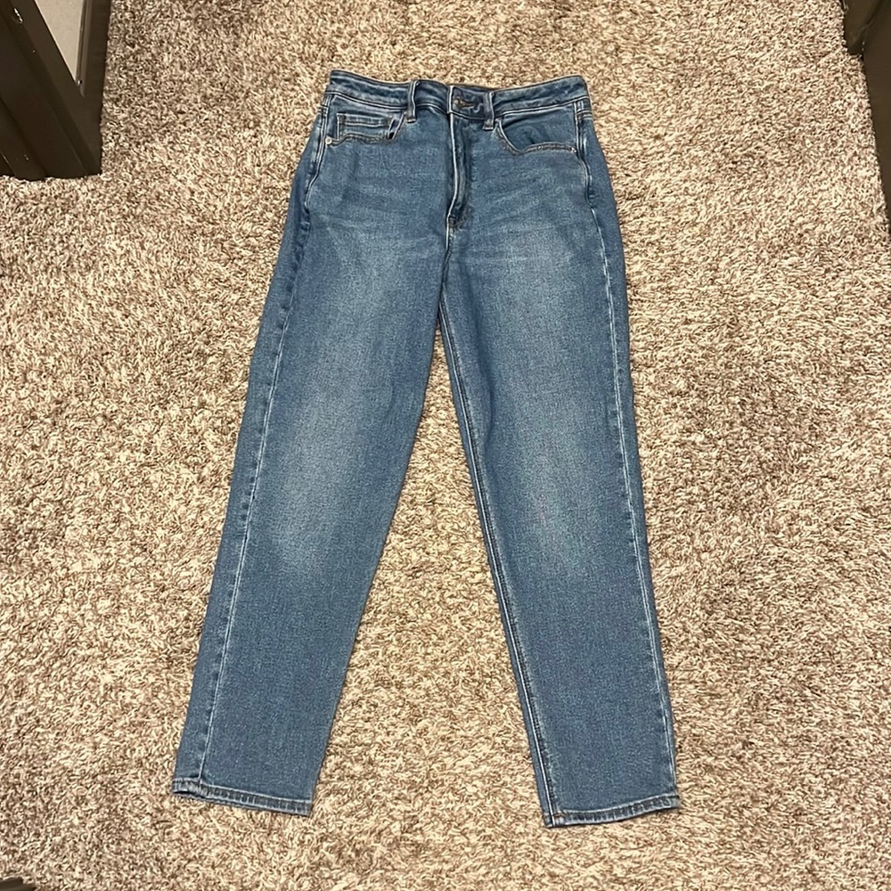 American Eagle Mom Jean- Barely Worn Size 6